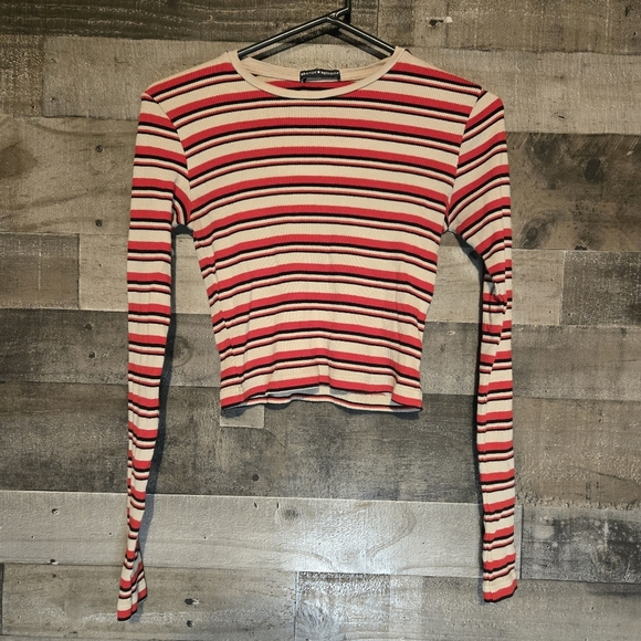 Brandy Melville Tops - brandy melville long sleeve ribbed striped crop top